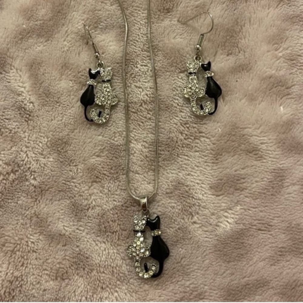 Cute Loving Cats Necklace & Earrings
